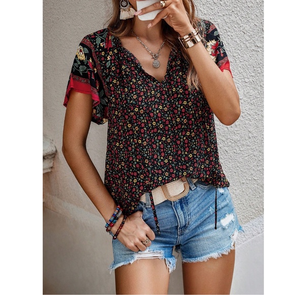 Black Floral Printed Boho Short Sleeve Shirt - Picture 3 of 8